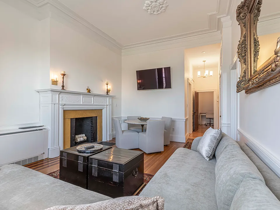 462 Beacon St #22