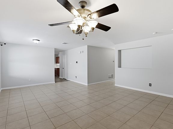5th image of 9582 Rosedale Dr