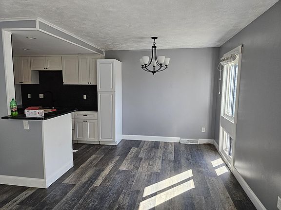 5th image of 200 Heritage Commons St SE