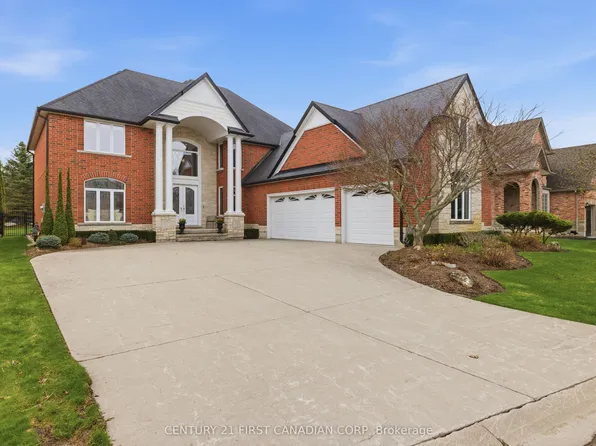 7222 Clayton Walk #2, London, ON N6P 1W1