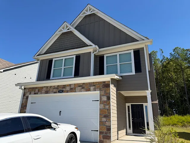 4 bed, 2.5 bath, 2268 sqft, $2,300 — Photo 1