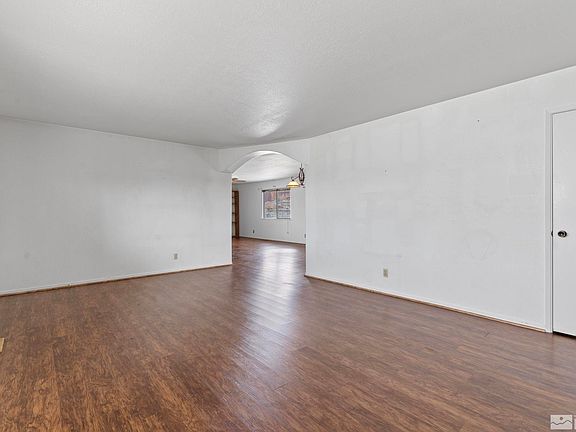 4th image of 330 Sandia Dr