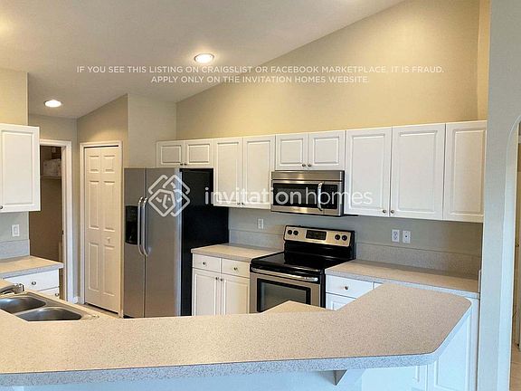 4th image of 1406 SW 29th Ter