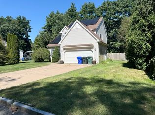 28 Cara Ln, East Longmeadow, MA 01028