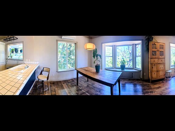 3rd image of 317 Finnie St