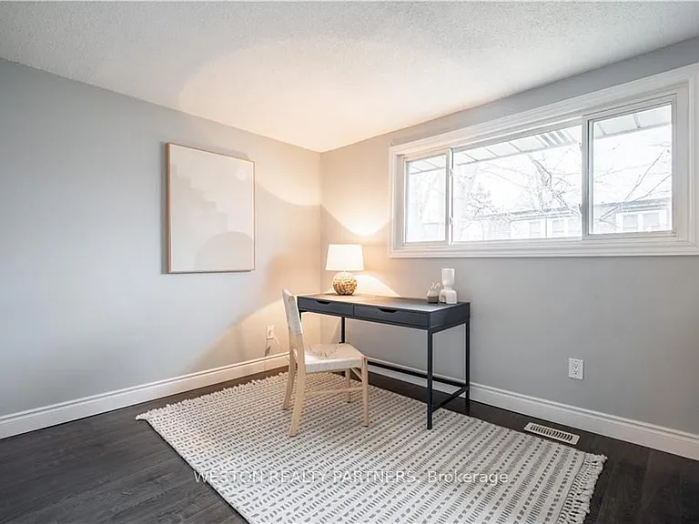125 Limeridge Rd W #8 — Photo 6
