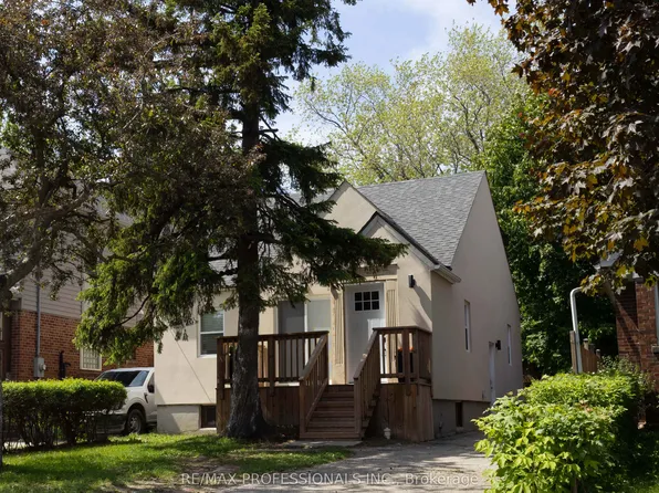 76 Macdonald St, Toronto, ON M8V 1Y4