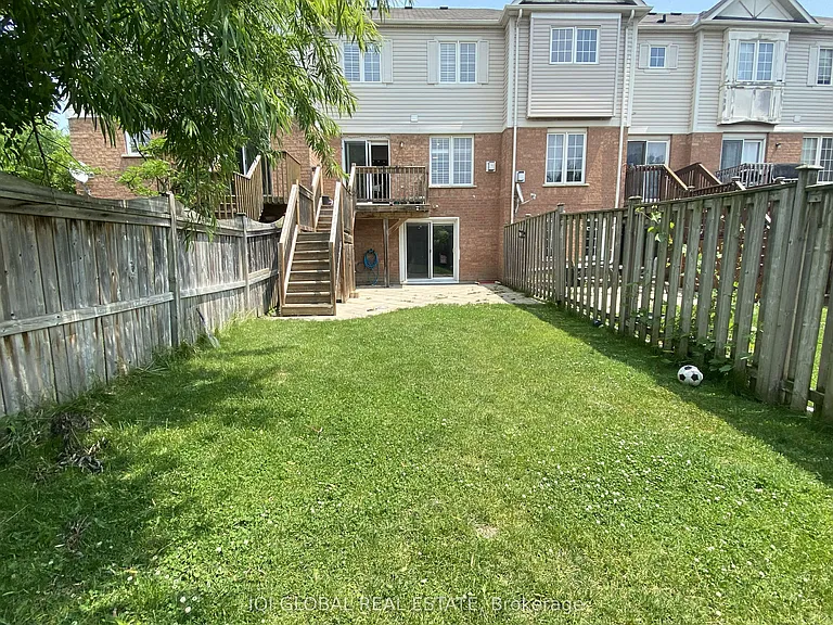8 Bonello Cres — Photo 27