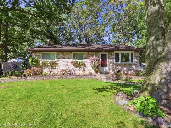 35560 Manila Ave, Westland, MI 48186