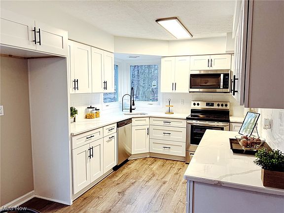 4th image of 9001 Longbrook Dr