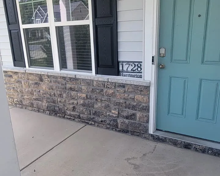 1728 Harrington Rd — Photo 2