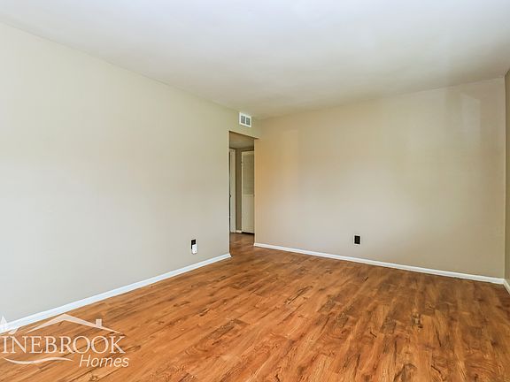 3rd image of 515 Impala Ln