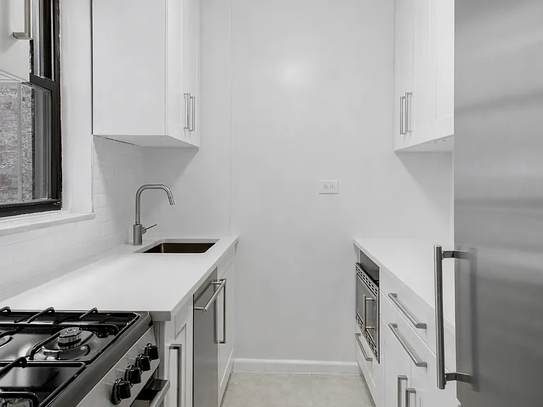 350 E 54th St #2H — Photo 5
