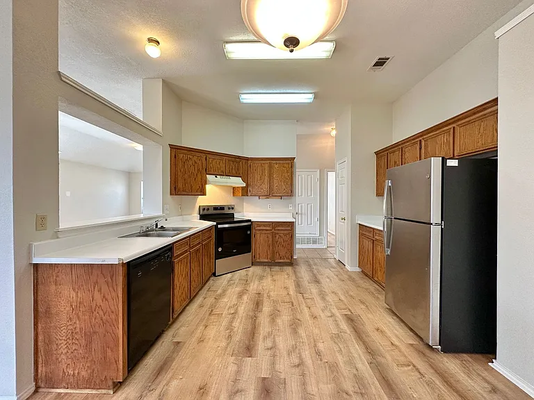 607 Hogan Dr — Photo 15