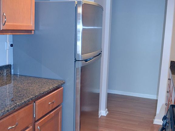 4th image of 2212 Country Club Dr APT 11