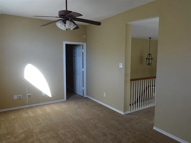 613 Silverbrook Dr — Photo 13