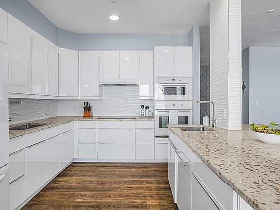 5th image of 1001 Marina Dr APT 803