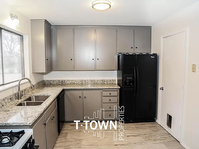 5966 E 27th Pl — Photo 5