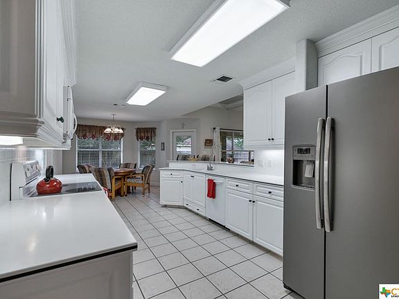 5th image of 836 Crown Cir