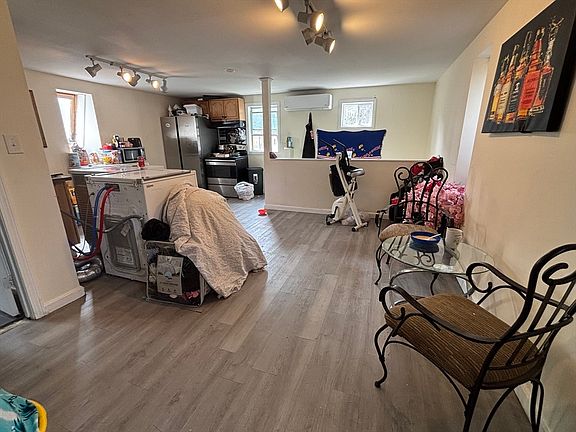 3rd image of 2232 Cranberry Hwy #B