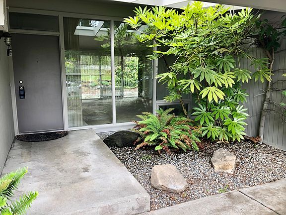4th image of 10910 SE 1st St