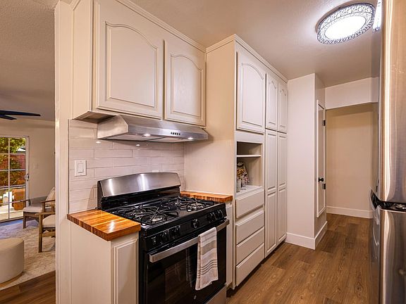 3rd image of 325 Shasta Drive