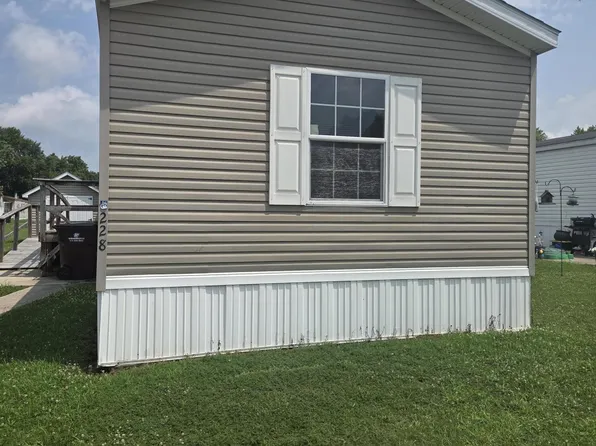 228 Mahoning Dr, Lima, OH 45806