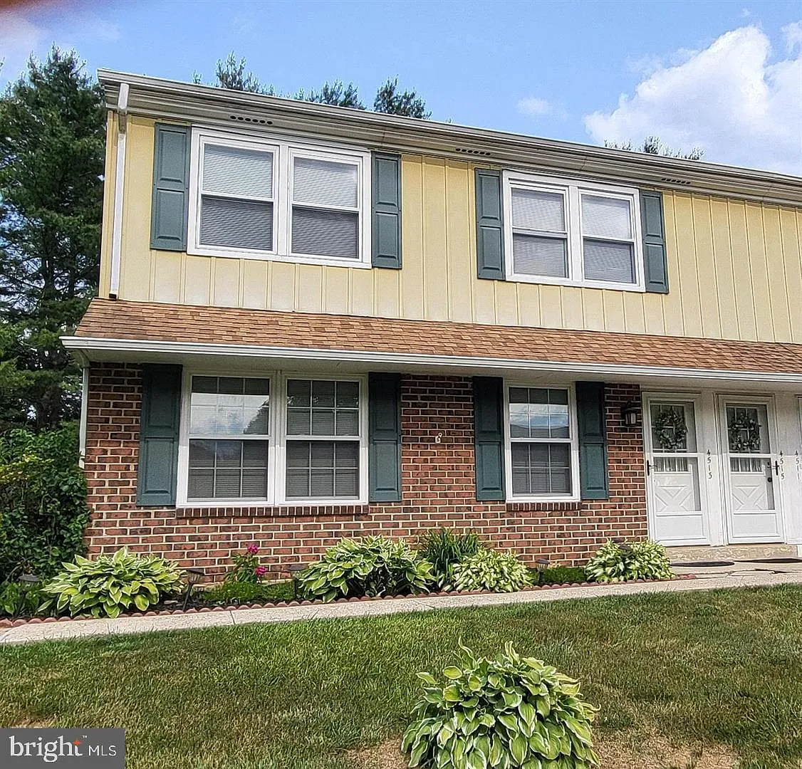 Building Photo - 4513-15 Rosemarie Dr