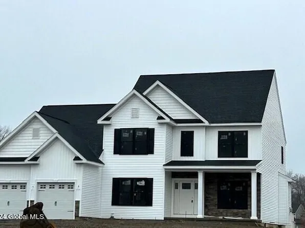 10 Strawberry Fields Drive, Schodack, NY 12033