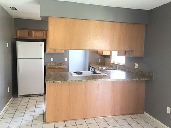 2nd image of 3027 N Covington Dr