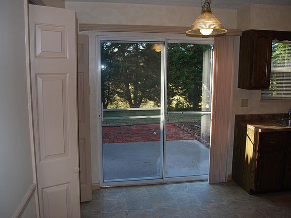 Eat in kitchen/patio