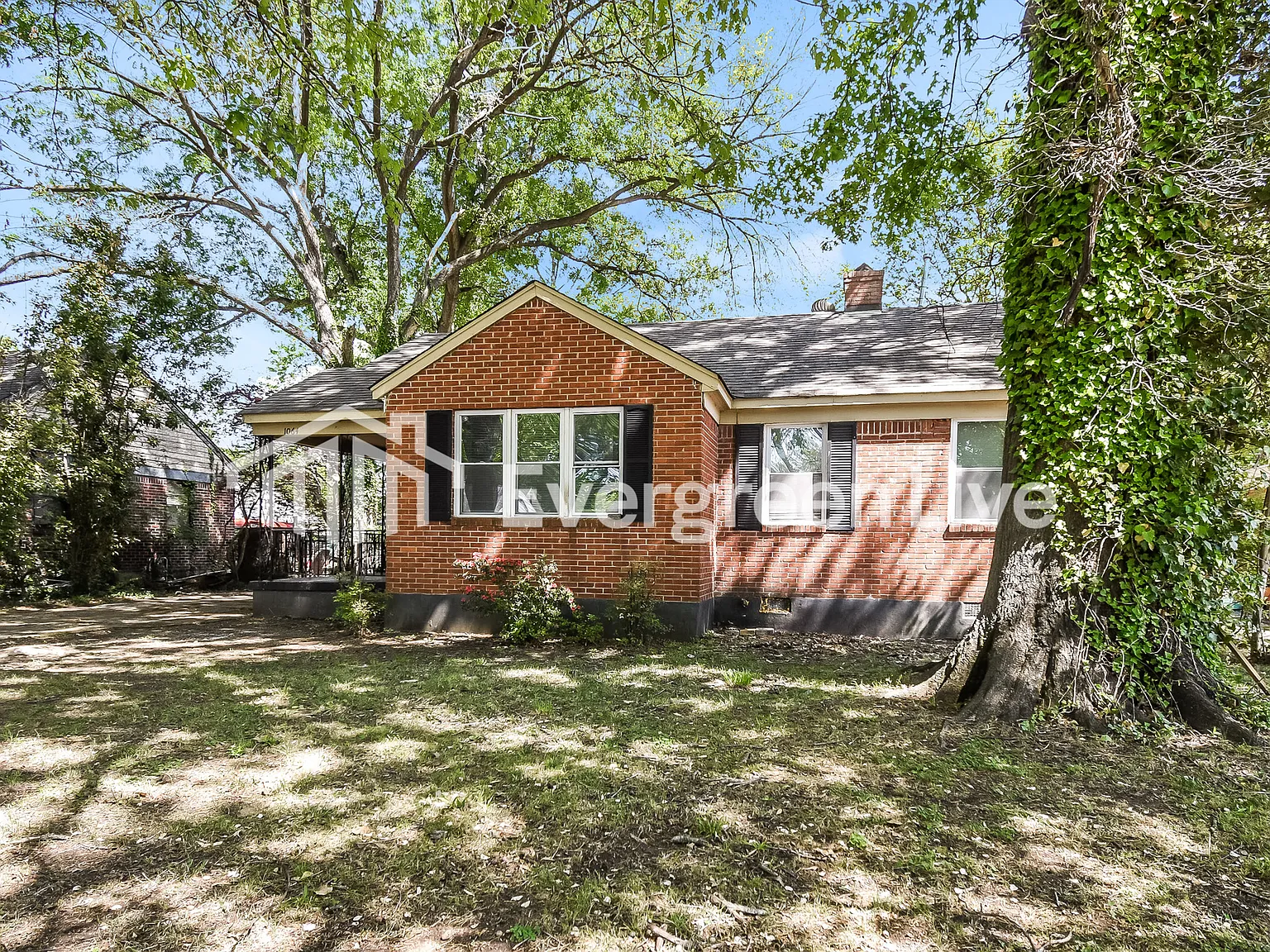 3 bed, 2.0 bath, 1688 sqft, $1,345 — Photo 2