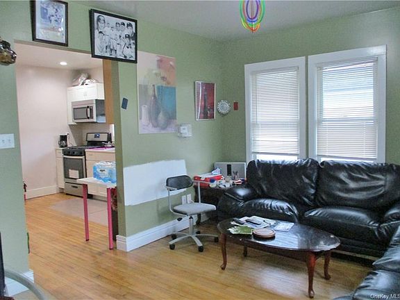 2nd image of 19 Bedford Ave