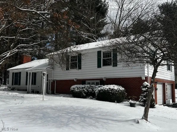 5754 Caranor Rd, Kent, OH 44240