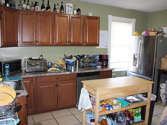 2nd image of 155 1/2 Ohio Ave #1