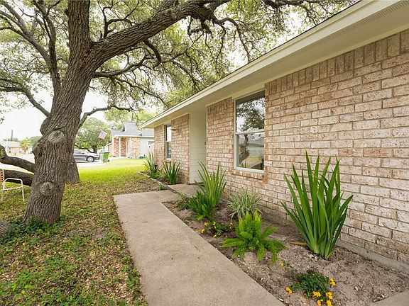 3rd image of 109 Saunders Ln