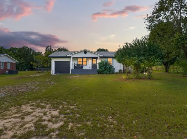209 Chic Ennis Rd, Coats, NC 27521