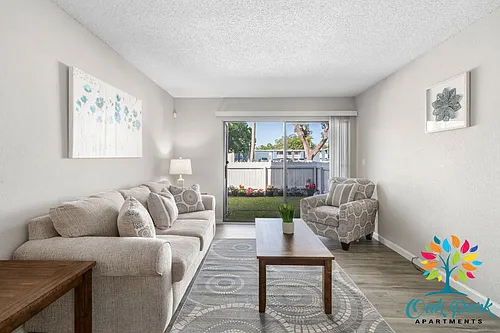 Oak Park Apartments Photo 1