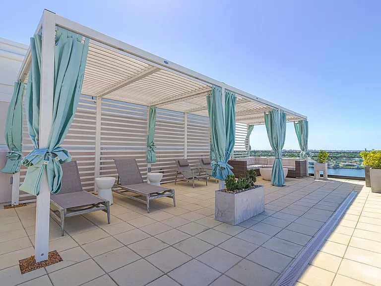 Bimini Square Apartments — Photo 19