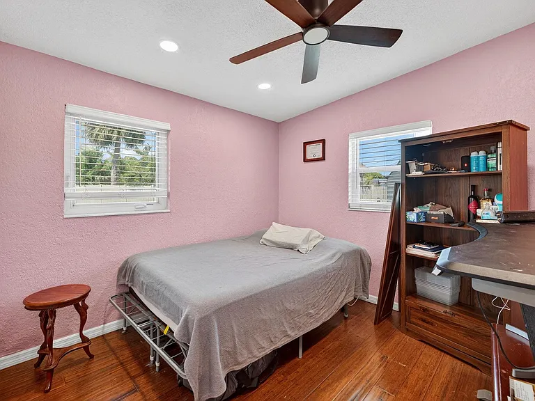 300 SW 25th Ave — Photo 25