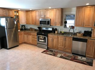 54 Chestnut St, Marlborough, MA 01752