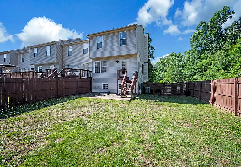 610 Kensington Dr — Photo 37
