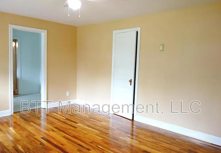 8210 Greenwood Ave #1 — Photo 3