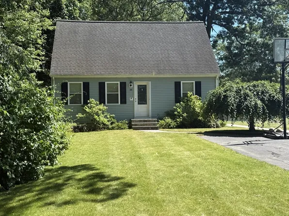98 Indian Run Rd, Bellingham, MA 02019