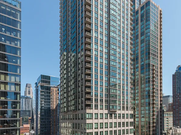 2 E Erie St APT 2906, Chicago, IL 60611