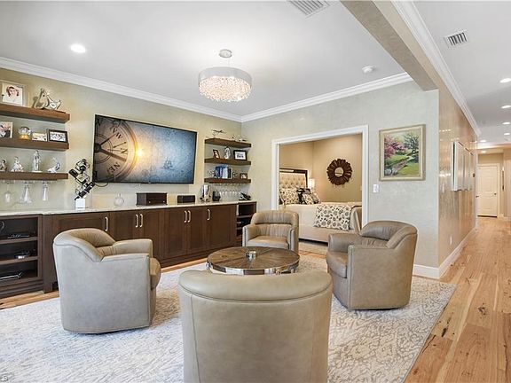 4th image of 354 Carlton Pl #13