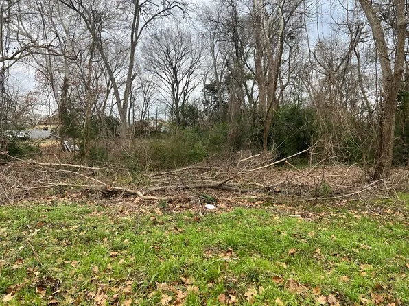 904 Giraud St, Palestine, TX 75801