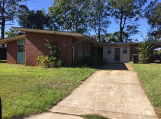 2046 N Riverview Cir, Albany, GA 31705