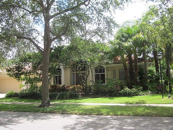 2nd image of 3428 Shady Oak St