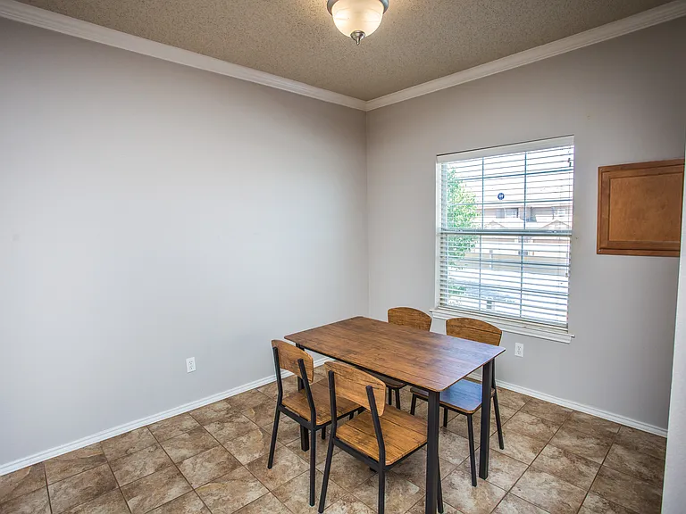 2108 Main St #4 — Photo 5